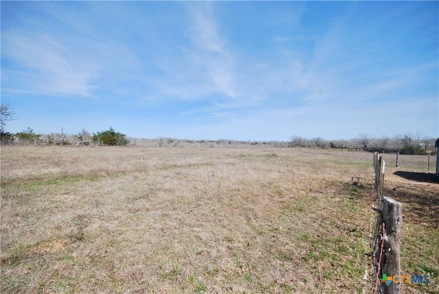 4850 Burke Road, Flatonia, TX 78941