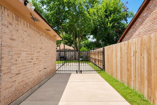 6839 Silver Star Drive, Houston, TX 77086