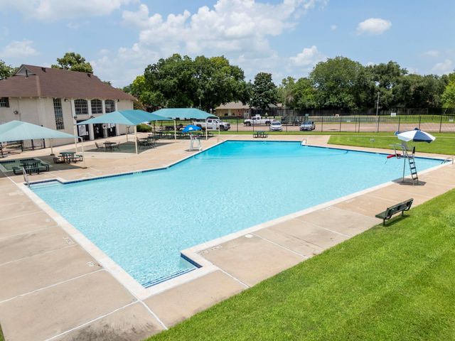 6839 Silver Star Drive, Houston, TX 77086