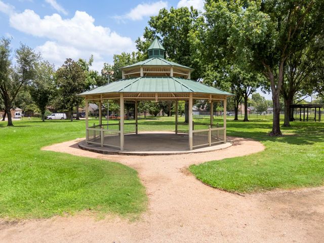 6839 Silver Star Drive, Houston, TX 77086