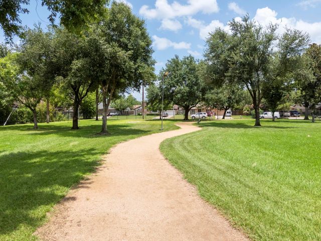 6839 Silver Star Drive, Houston, TX 77086