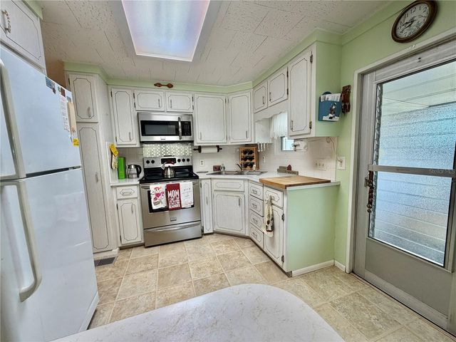 223 HAWTHORNE BOULEVARD, Leesburg, FL 34748