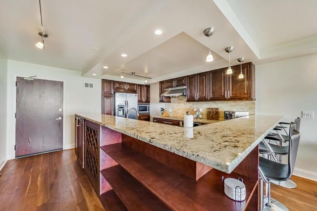 1850 N CLARK Street 1205, Chicago, IL 60614
