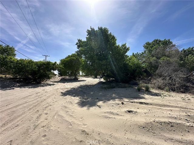 0 Avenue R Avenue, Sun Village, CA 93543