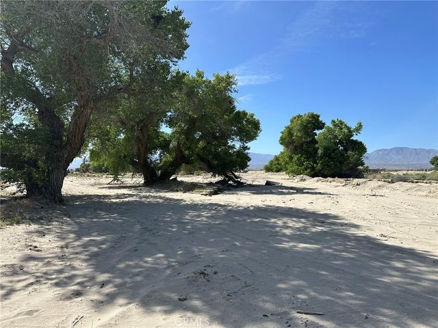 0 Avenue R Avenue, Sun Village, CA 93543