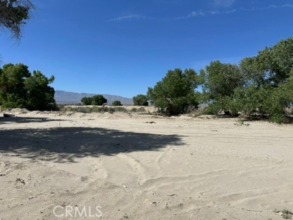 0 Avenue R Avenue, Sun Village, CA 93543