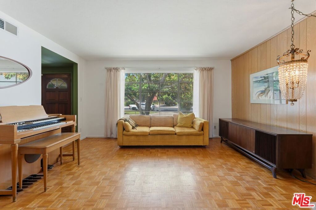 18914 Malden Street, Los Angeles, CA 91324 — photo 2