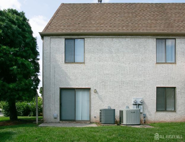 99 Park Gate Drive, Edison, NJ 08820