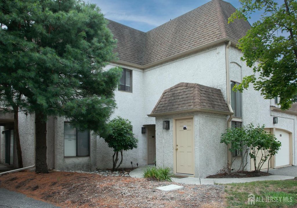99 Park Gate Drive, Edison, NJ 08820