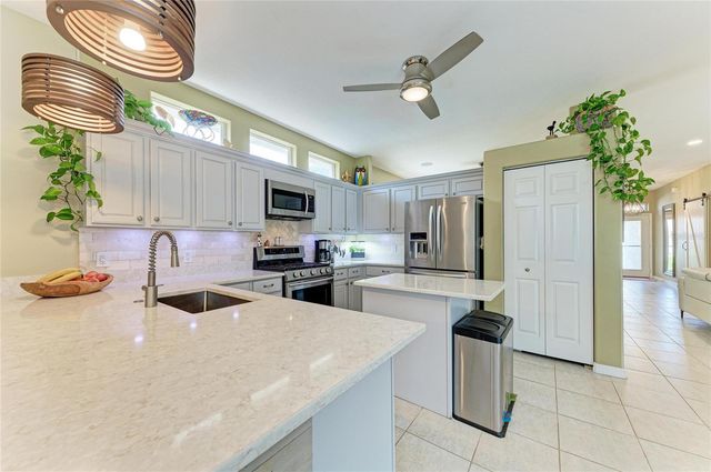 12211 WINDING WOODS WAY, Lakewood Ranch, FL 34202
