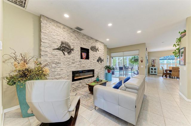 12211 WINDING WOODS WAY, Lakewood Ranch, FL 34202