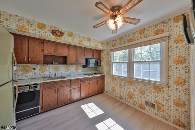 28 Scott Dr, Hillsborough Twp., NJ 08844