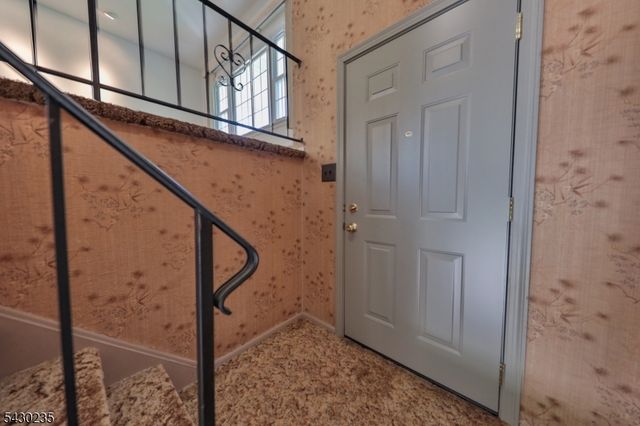 28 Scott Dr, Hillsborough Twp., NJ 08844