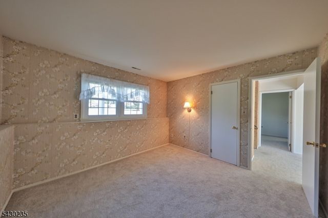 28 Scott Dr, Hillsborough Twp., NJ 08844