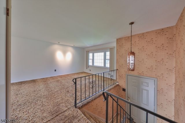 28 Scott Dr, Hillsborough Twp., NJ 08844
