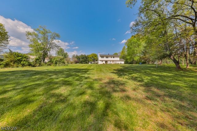 28 Scott Dr, Hillsborough Twp., NJ 08844
