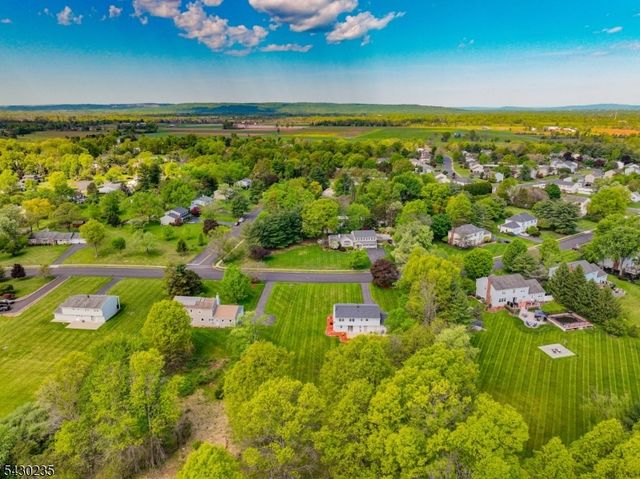 28 Scott Dr, Hillsborough Twp., NJ 08844