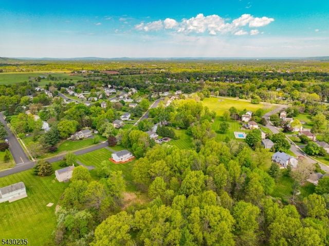 28 Scott Dr, Hillsborough Twp., NJ 08844