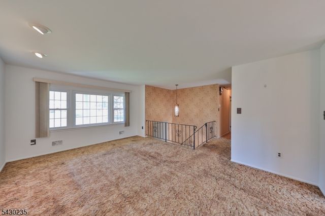 28 Scott Dr, Hillsborough Twp., NJ 08844