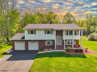28 Scott Dr, Hillsborough Twp., NJ 08844