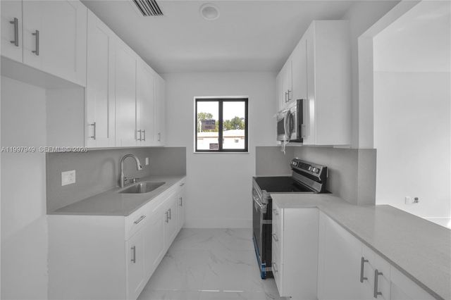 450 Beacom Boulevard, Miami, FL 33135