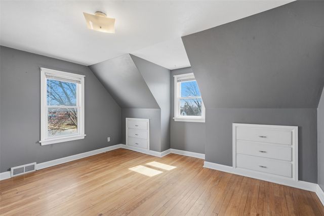 132 38th Street NE, Cedar Rapids, IA 52402