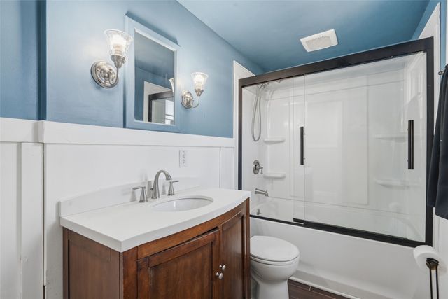 132 38th Street NE, Cedar Rapids, IA 52402