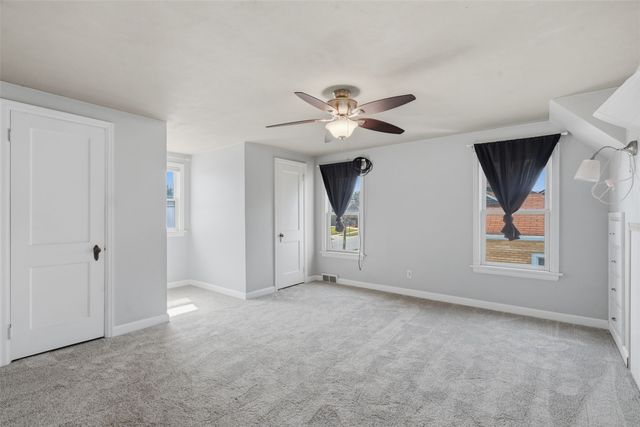 132 38th Street NE, Cedar Rapids, IA 52402