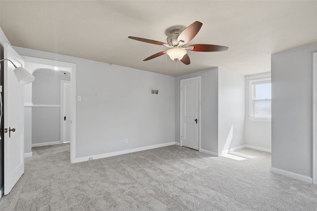 132 38th Street NE, Cedar Rapids, IA 52402