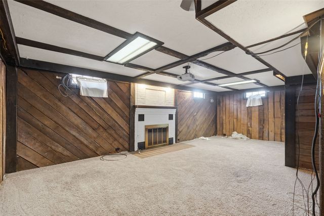 132 38th Street NE, Cedar Rapids, IA 52402