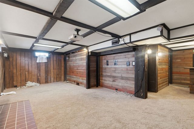 132 38th Street NE, Cedar Rapids, IA 52402