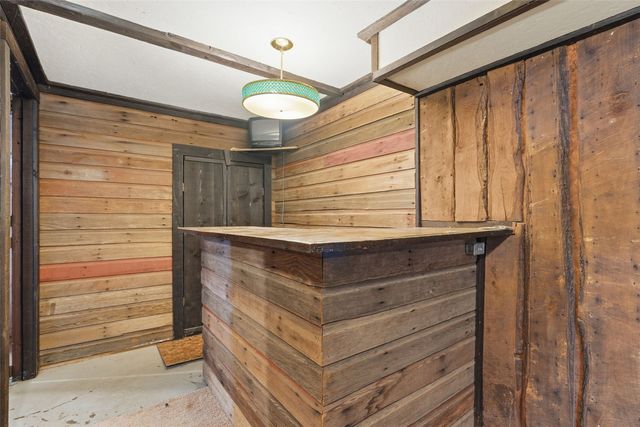 132 38th Street NE, Cedar Rapids, IA 52402