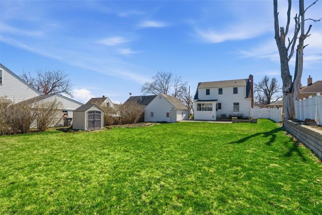 132 38th Street NE, Cedar Rapids, IA 52402