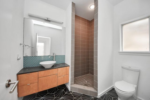 1823 Southmore Boulevard, Houston, TX 77004