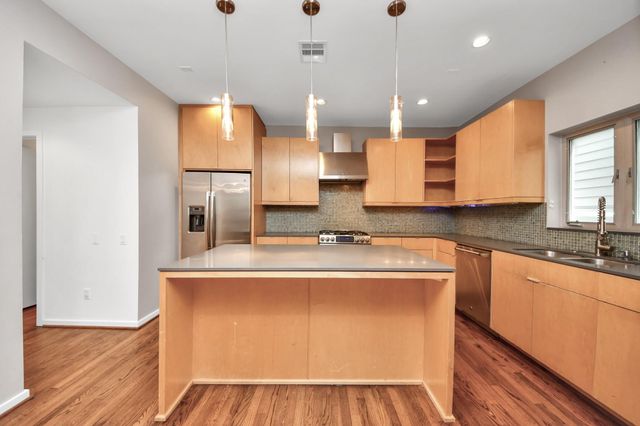 1823 Southmore Boulevard, Houston, TX 77004
