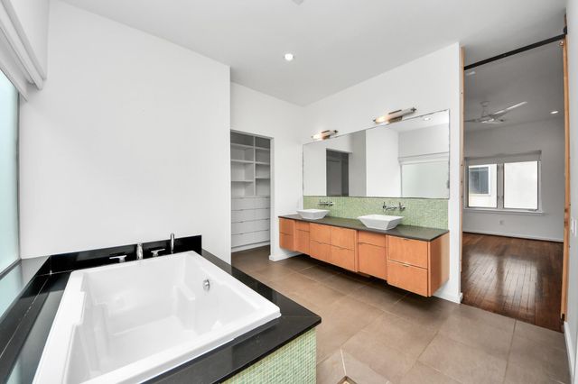 1823 Southmore Boulevard, Houston, TX 77004
