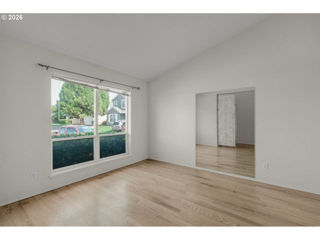 1353 Ne 86TH Ct, Hillsboro, OR 97006