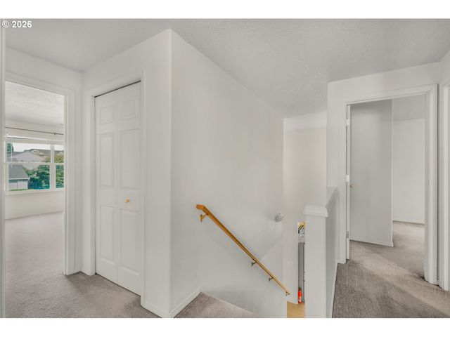 1353 Ne 86TH Ct, Hillsboro, OR 97006
