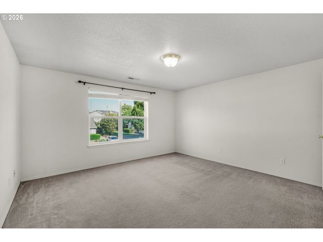 1353 Ne 86TH Ct, Hillsboro, OR 97006