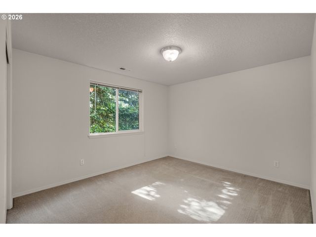 1353 Ne 86TH Ct, Hillsboro, OR 97006
