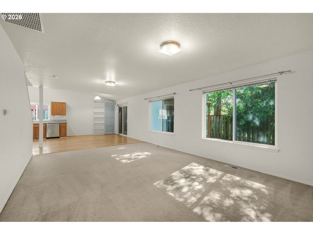 1353 Ne 86TH Ct, Hillsboro, OR 97006