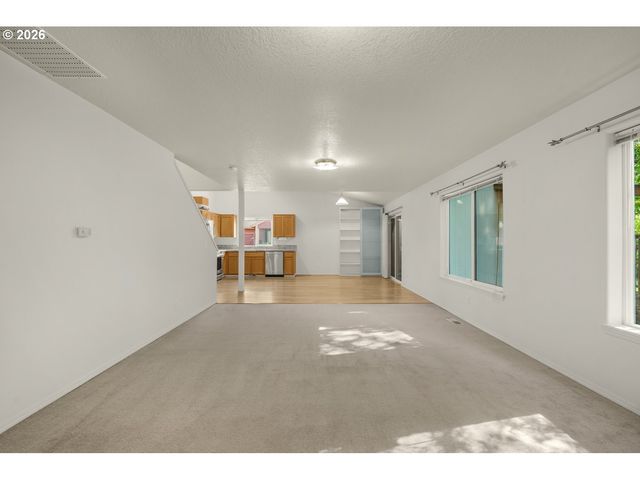 1353 Ne 86TH Ct, Hillsboro, OR 97006