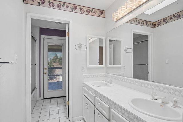 6701 Arrowwood Dr, Riverbank, CA 95367