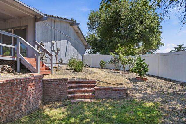 6701 Arrowwood Dr, Riverbank, CA 95367