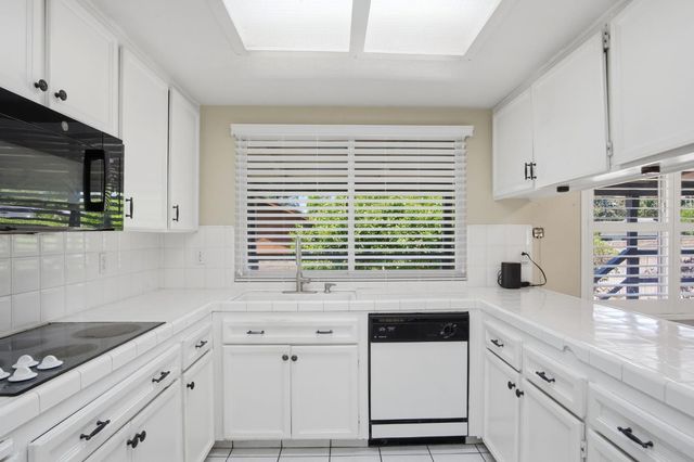 6701 Arrowwood Dr, Riverbank, CA 95367