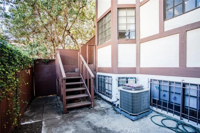 5327 Wilkinson Avenue 6, Valley Village, CA 91607