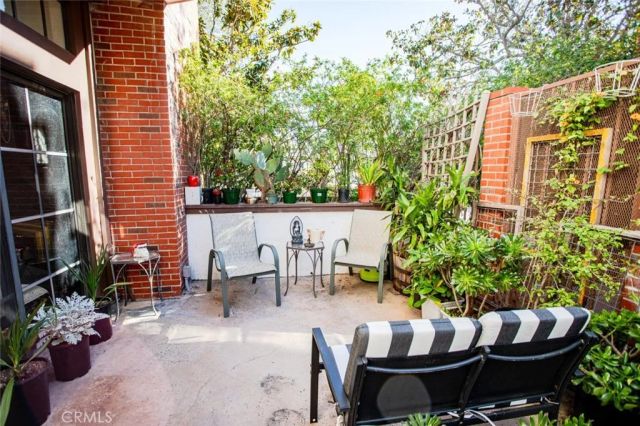 5327 Wilkinson Avenue 6, Valley Village, CA 91607