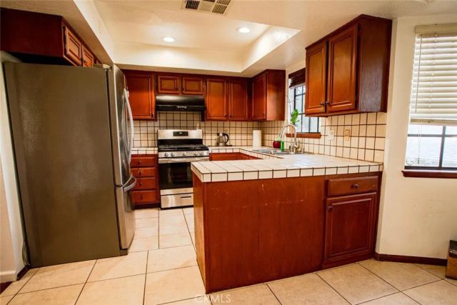 5327 Wilkinson Avenue 6, Valley Village, CA 91607