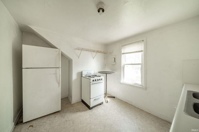 239 W 38Th Street, Anderson, IN 46013