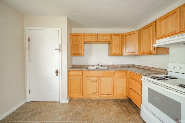 239 W 38Th Street, Anderson, IN 46013